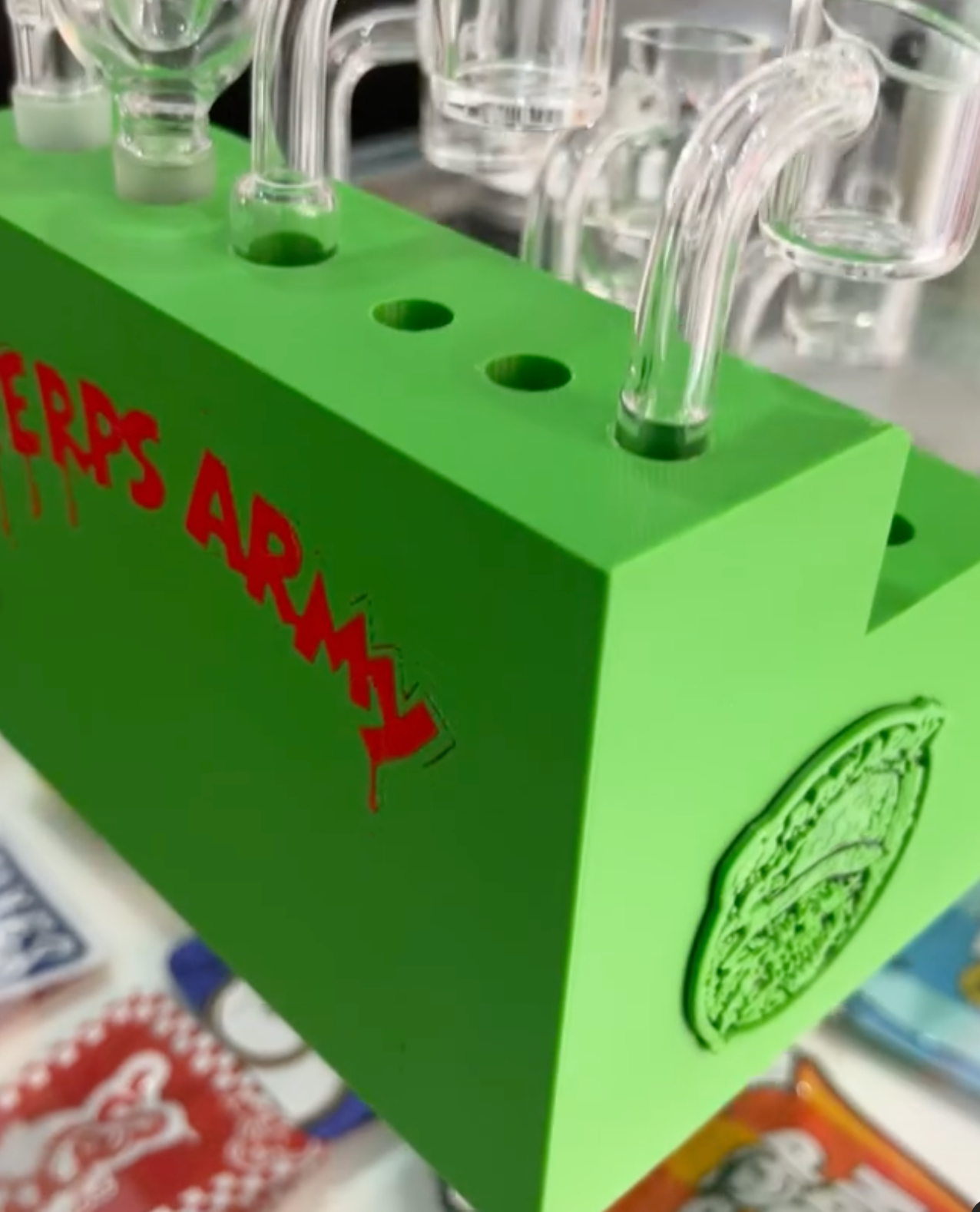 Custom with your Logo Dabbing Stand Style "Terps Army Stairs"